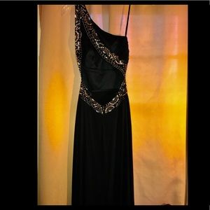 One-shoulder style dress